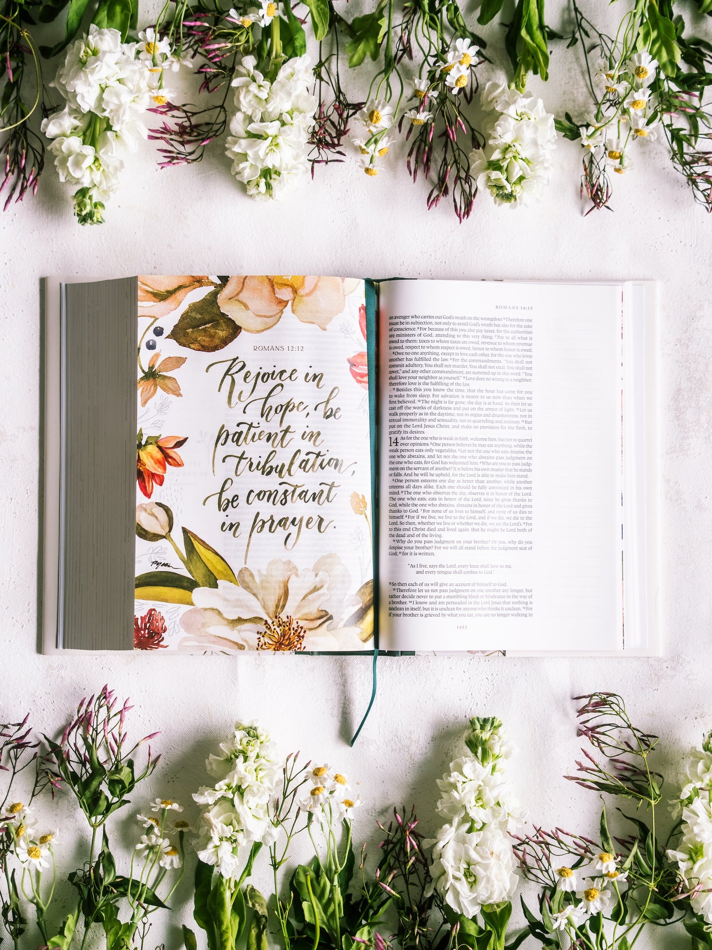 ESV GraceLaced Bible, Journaling Edition (Artwork by Ruth Chou Simons) (Hardcover)