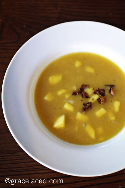 Roasted Acorn Squash Soup with Apples and Bacon