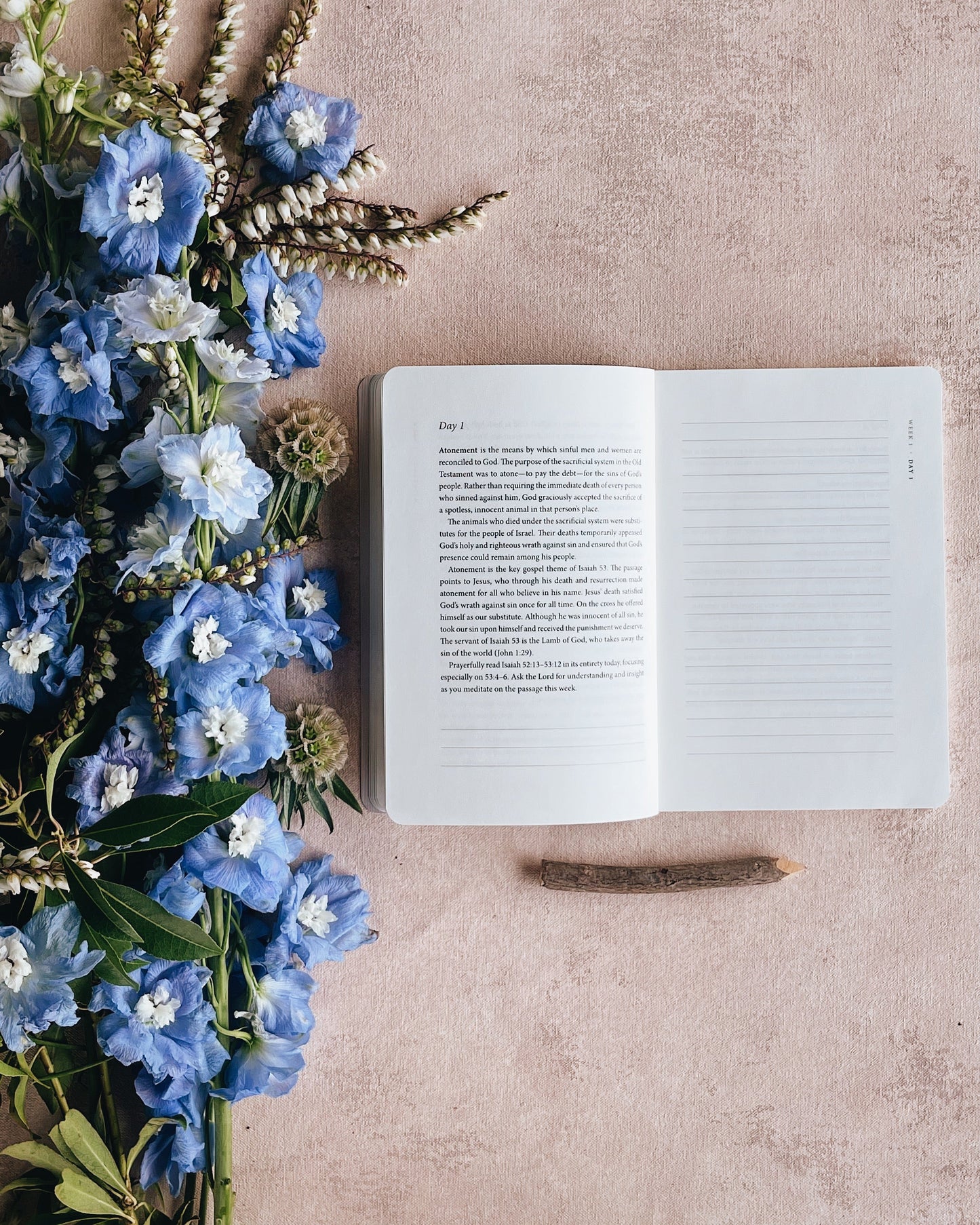 STUDIO SECONDS ESV Prayer Journal: 30 Days on the Gospel
